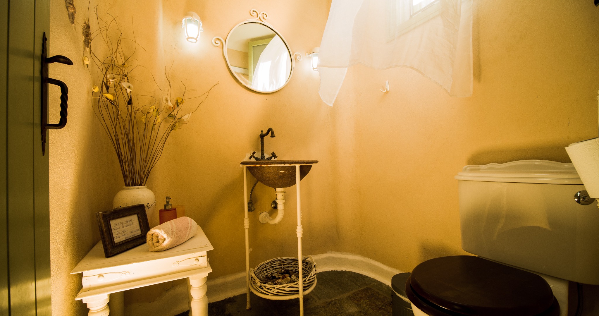 Lithos Private Estate basin view