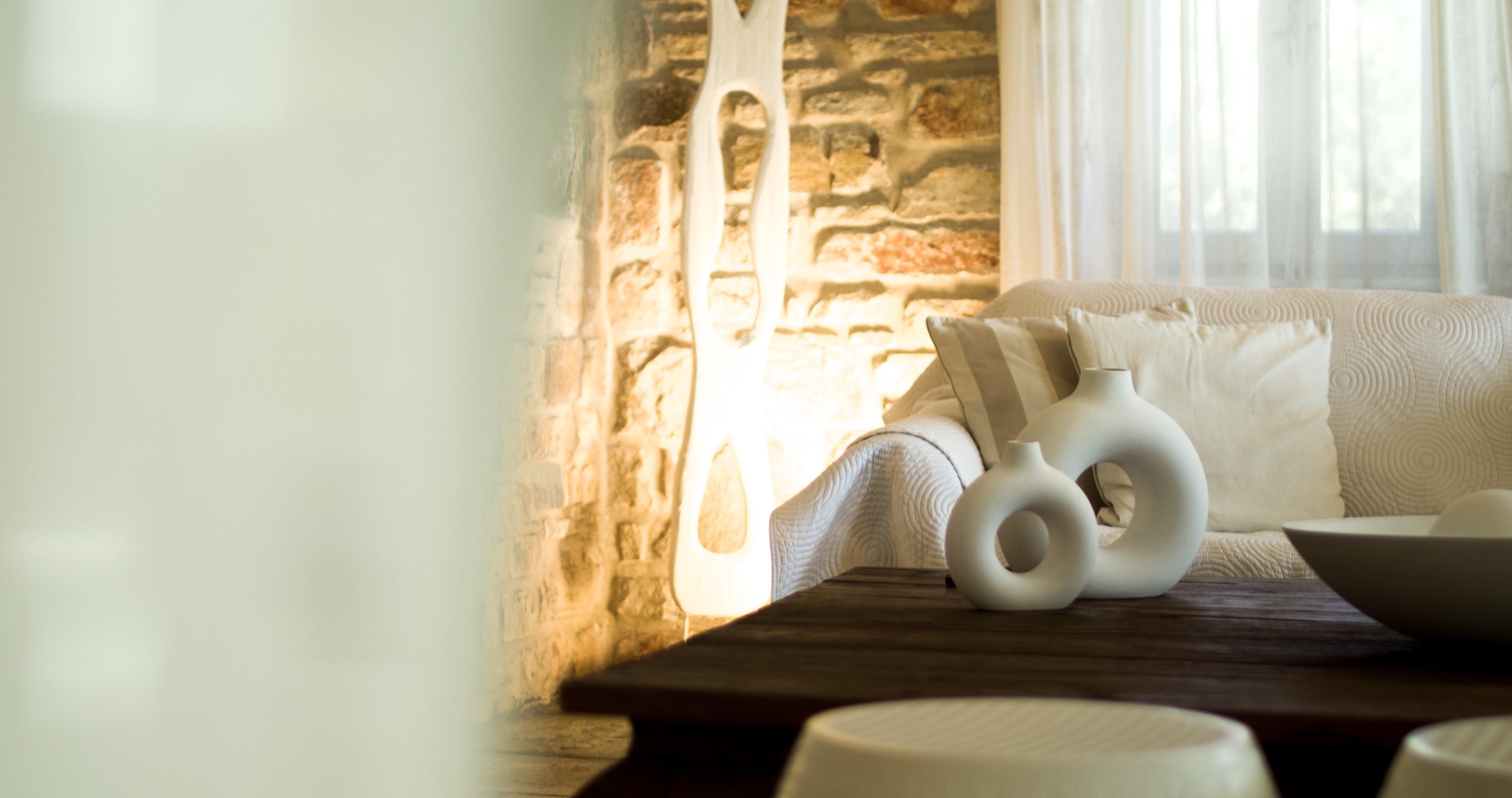 Lithos Private Estate living room sculpture detail