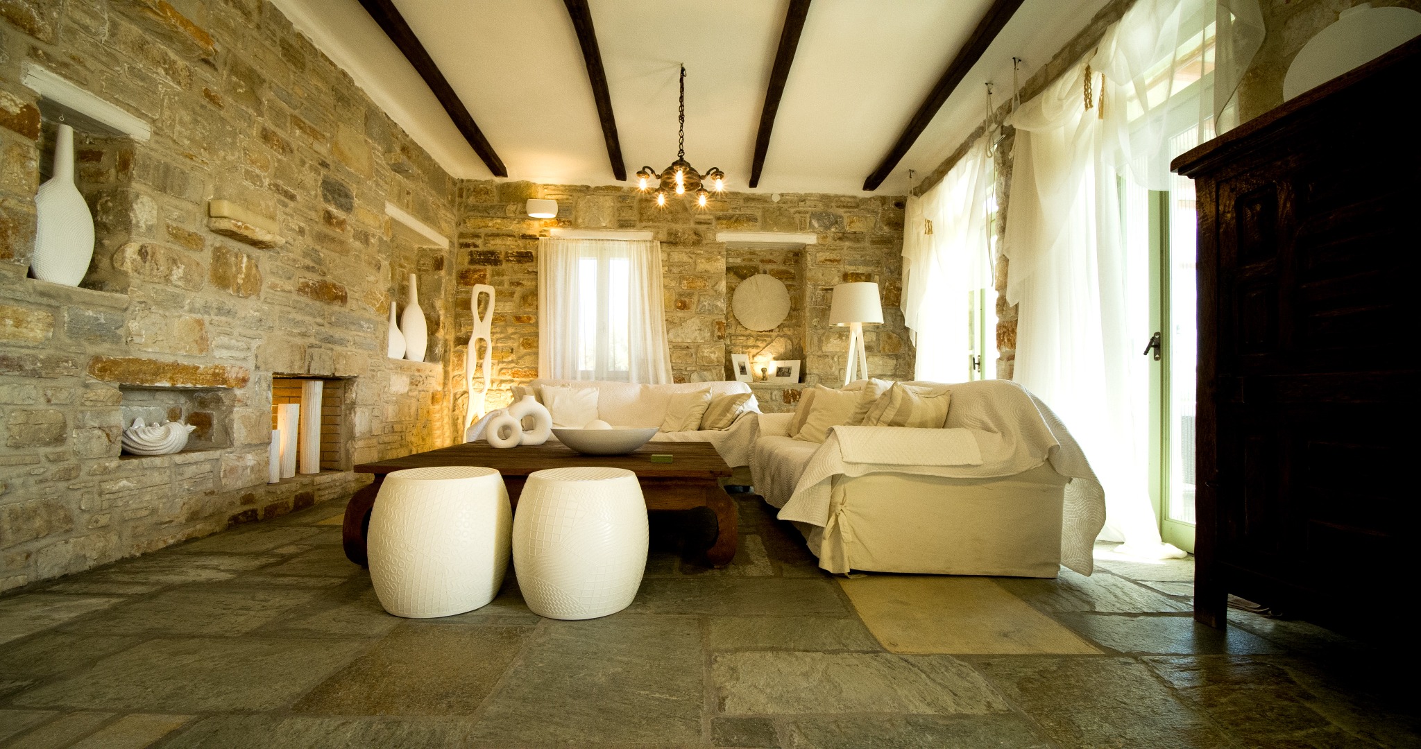 Lithos Private Estate main living and dining space