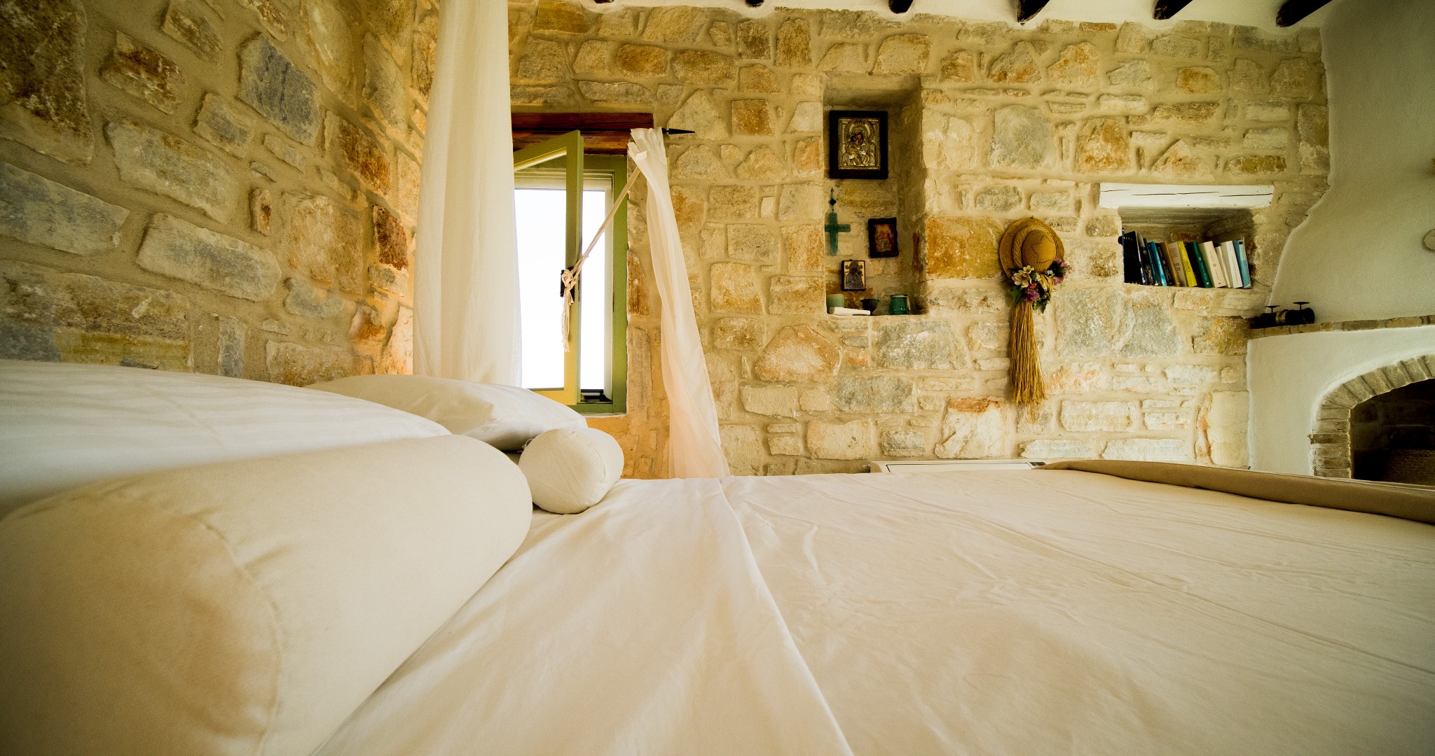 Lithos Private Estate master bedroom detail